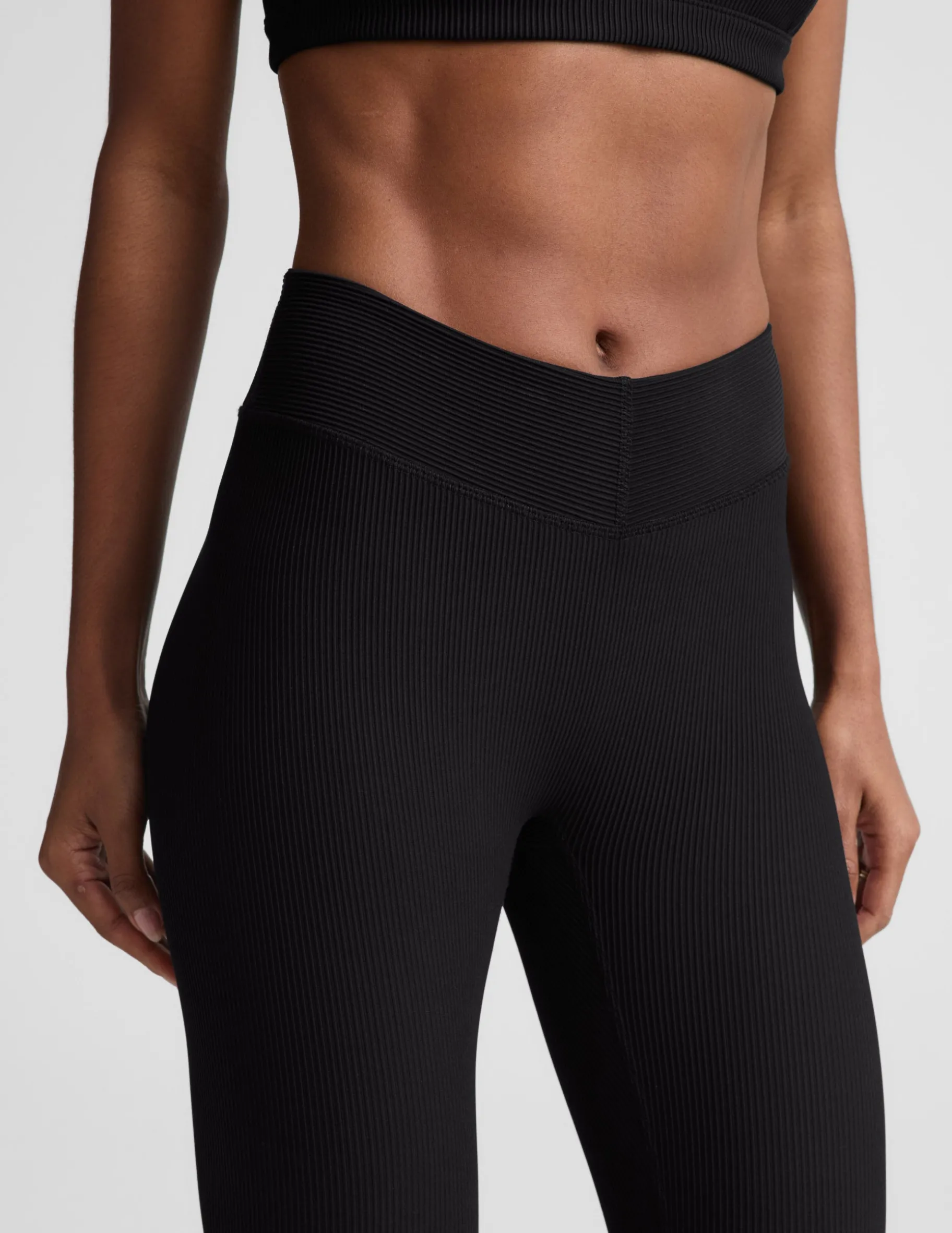 Impulse Ribbed V-Waist Pedal Pusher Legging