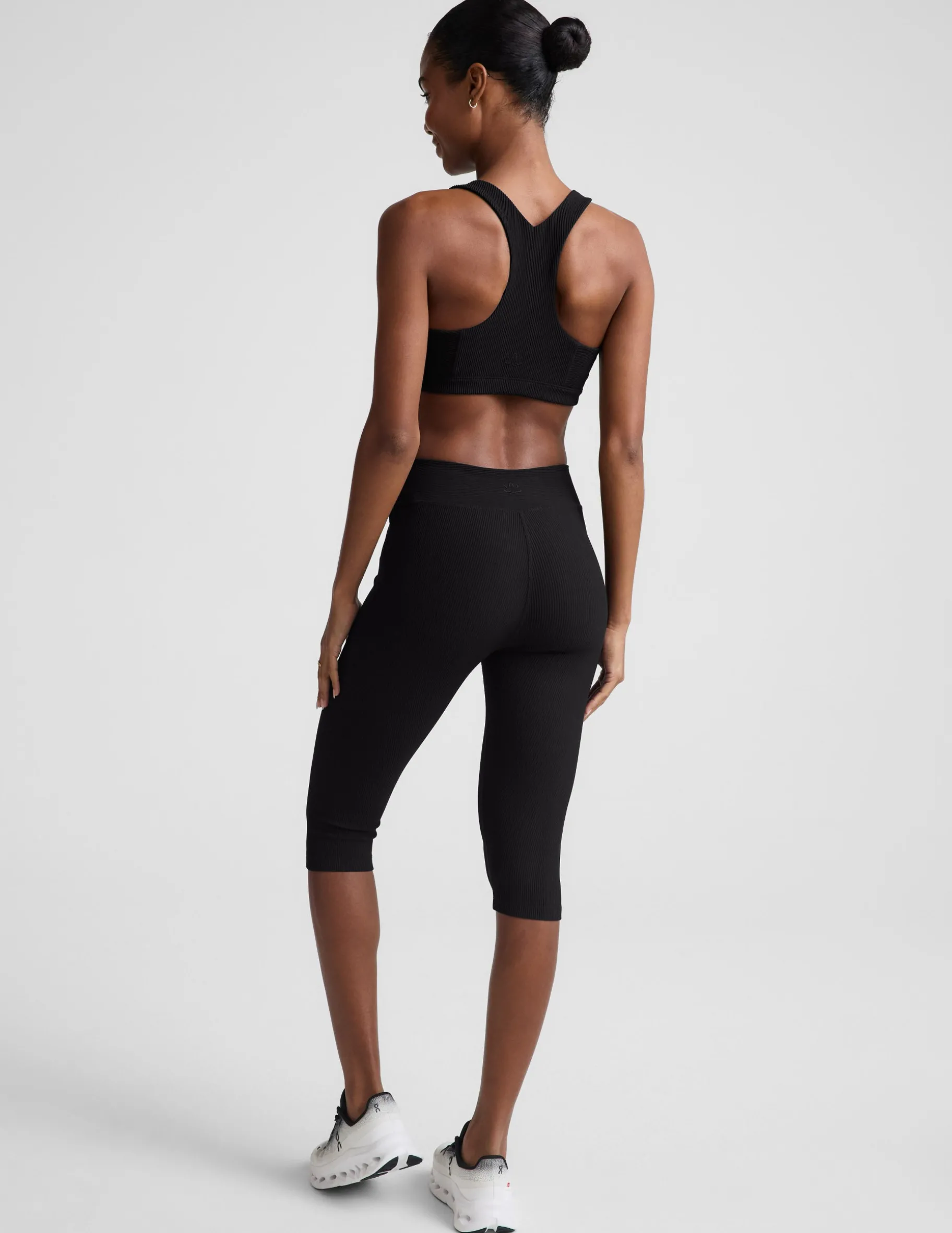 Impulse Ribbed V-Waist Pedal Pusher Legging