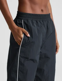 Limitless Mid-Rise Barrel Leg Pant