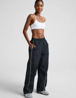 Limitless Mid-Rise Barrel Leg Pant