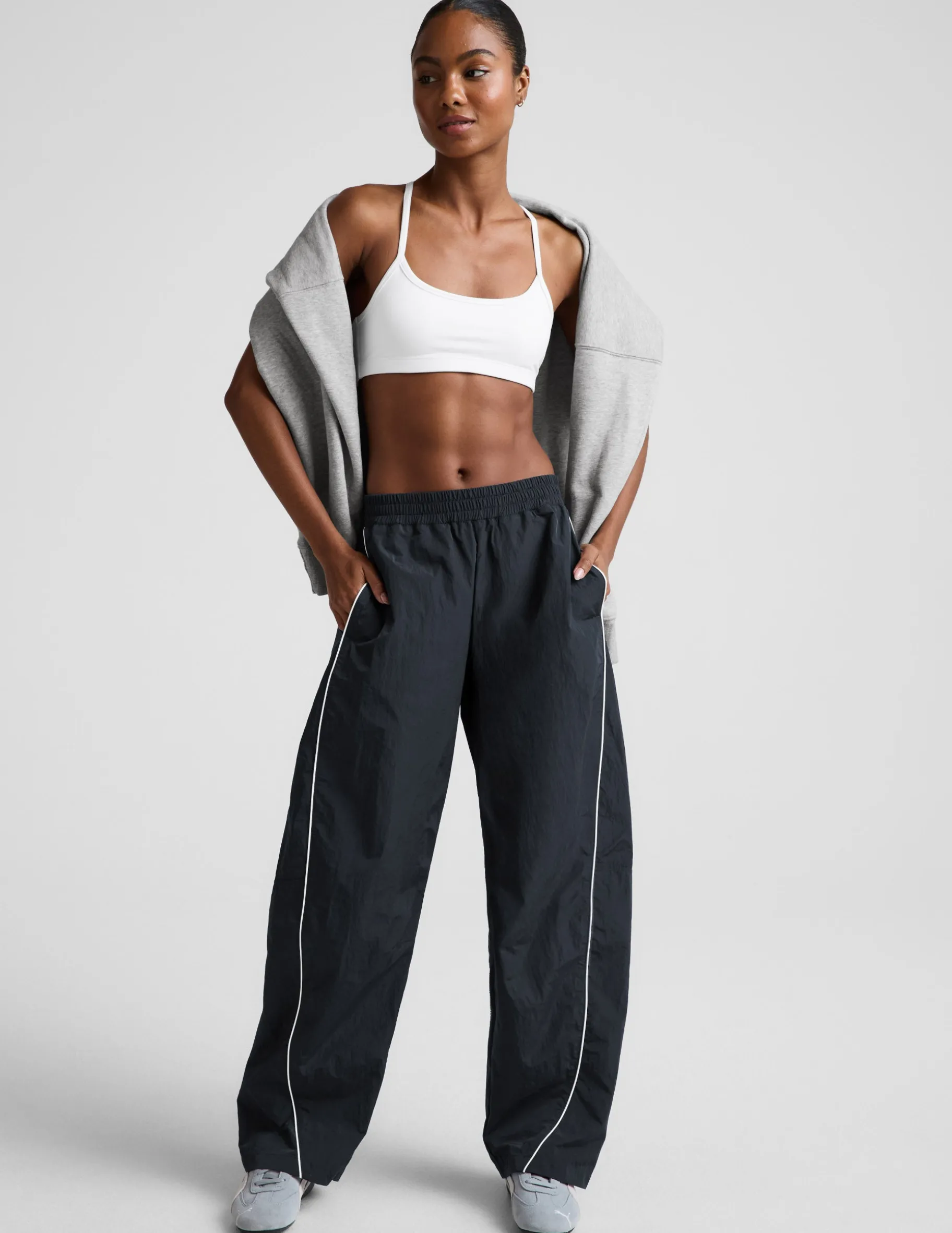 Limitless Mid-Rise Barrel Leg Pant