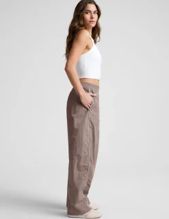 Limitless Mid-Rise Barrel Leg Pant