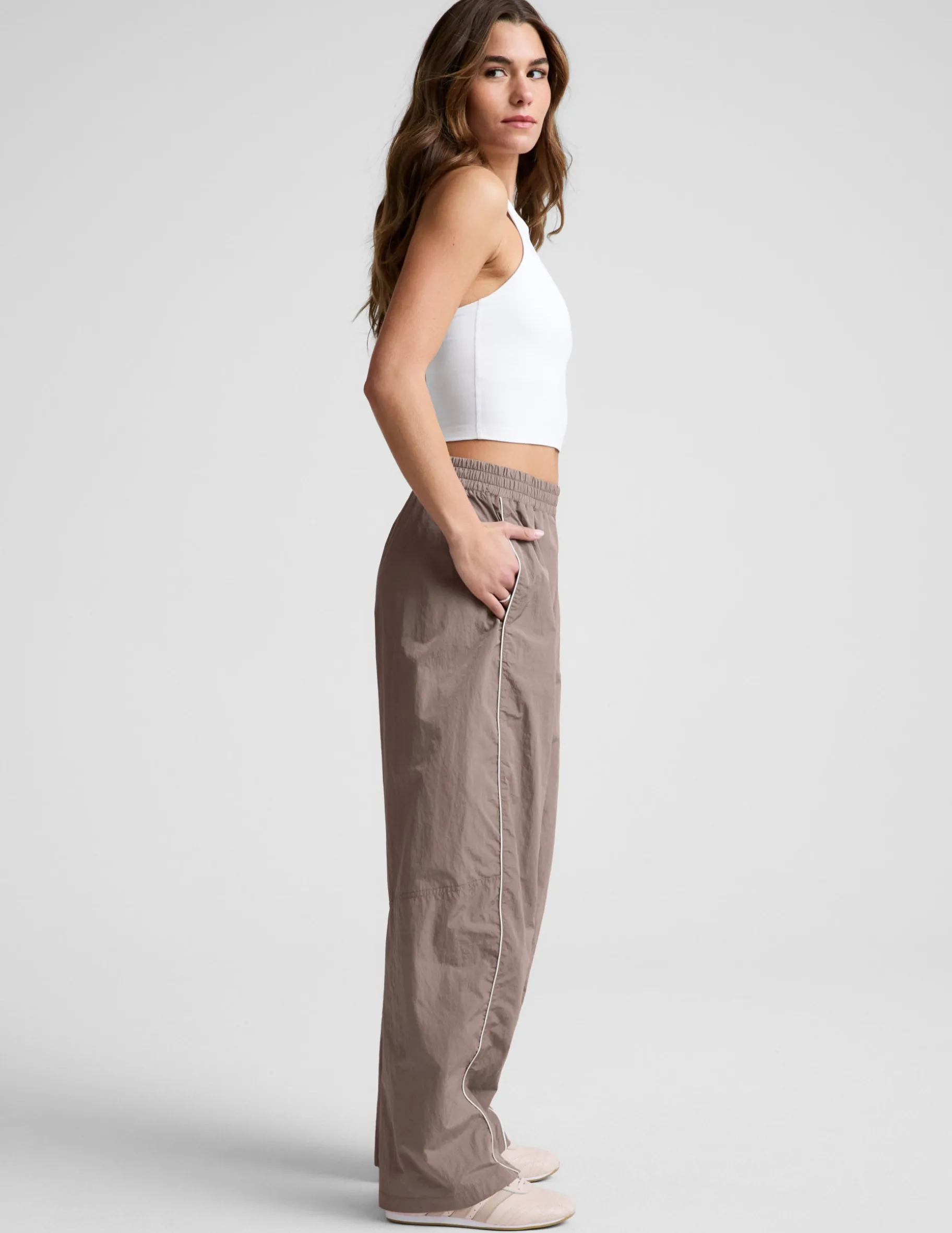 Limitless Mid-Rise Barrel Leg Pant