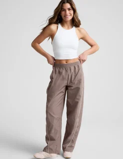 Limitless Mid-Rise Barrel Leg Pant