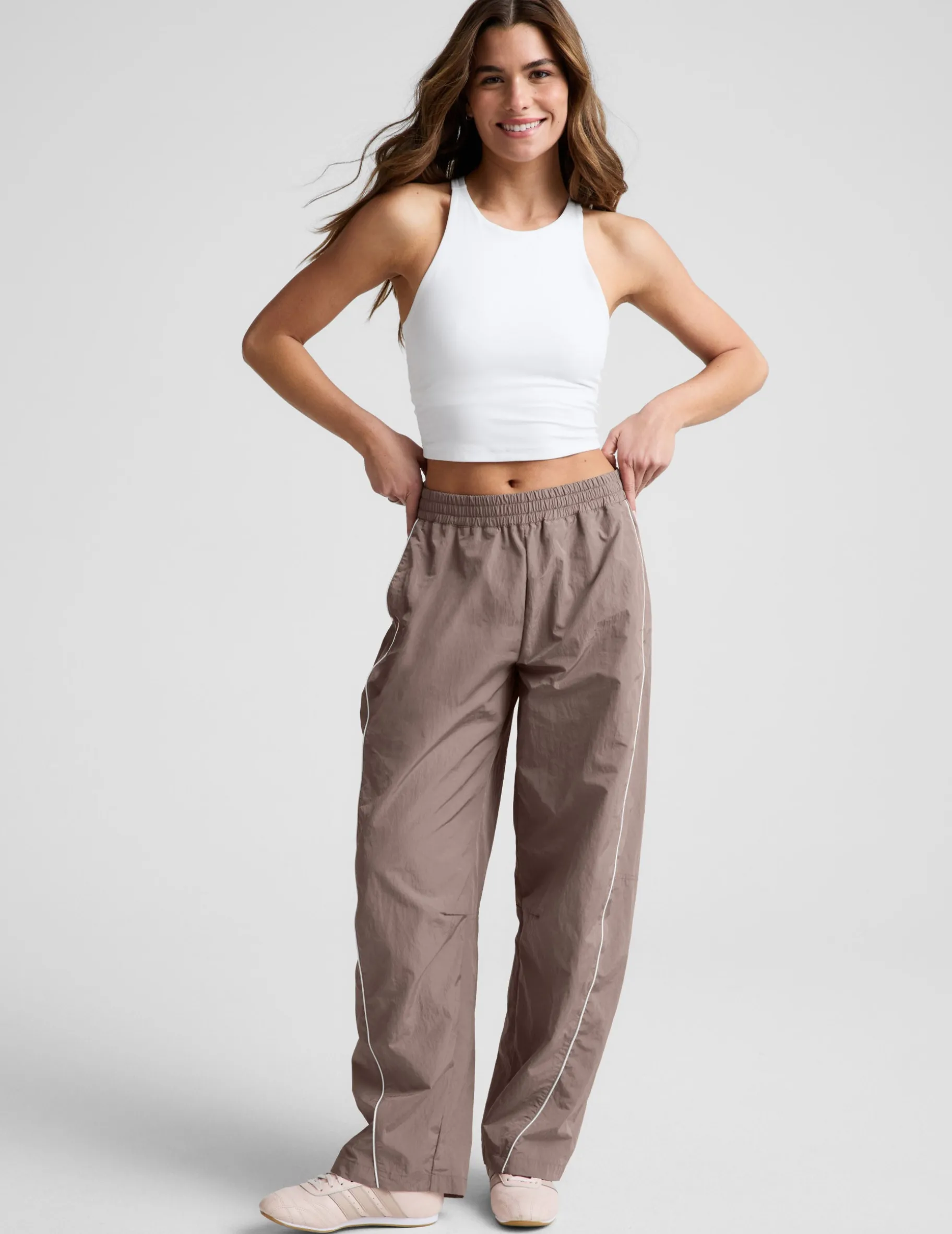 Limitless Mid-Rise Barrel Leg Pant