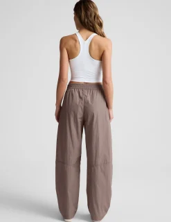 Limitless Mid-Rise Barrel Leg Pant